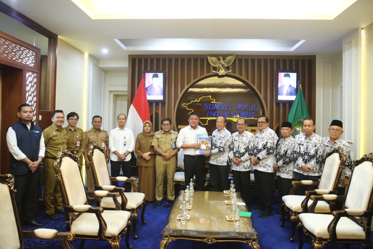 Herman Deru Dorong Peringatan Hari Guru dan HUT PGRI Dilaksanakan Serentak dan Lebih Gebyar